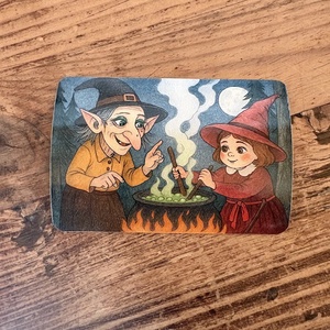 Kisboszi főzni tanul hűtőmágnes, Otthon & Életmód, Konyhafelszerelés, tálalás, Konyhai dekoráció, Hűtőmágnes, Fotó, grafika, rajz, illusztráció, MESKA