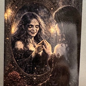 Hűtőmágnes - Igazmondó boszorkány tükör, Otthon & Életmód, Konyhafelszerelés, tálalás, Konyhai dekoráció, Hűtőmágnes, Fotó, grafika, rajz, illusztráció, MESKA