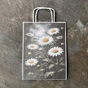 Ajándéktasak - Gótikus margaréták, Otthon & Életmód, Papír, írószer, Ajándékozás kellékei, Ajándékzsák, csomagolás, Fotó, grafika, rajz, illusztráció, MESKA