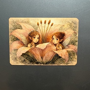 Hűtőmágnes - Kistündérek virágban, Otthon & Életmód, Konyhafelszerelés, tálalás, Konyhai dekoráció, Hűtőmágnes, Fotó, grafika, rajz, illusztráció, MESKA