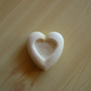 Kecsketejes rozmaringos eukaliptuszolajas szappan zsíros, pattanásos bőrre és zsíros, korpás hajra - Meska.hu