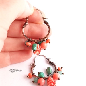 Korallbogyó - réz fülbevaló ásványkövekkel - ékszer - fülbevaló - karika fülbevaló - Meska.hu
