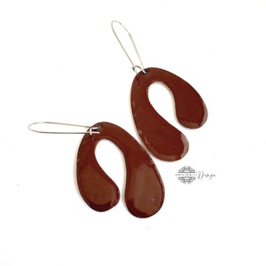 Amőba - színes tűzzománc fülbevaló- étcsokis karamell - ékszer - fülbevaló - lógó fülbevaló - Meska.hu