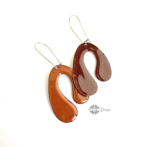 Amőba - színes tűzzománc fülbevaló- étcsokis karamell, Ékszer, Fülbevaló, Lógó fülbevaló, Ötvös, Tűzzománc, MESKA