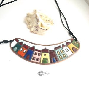 Hundertwasser - színes házikó - tűzzománc nyaklánc - Meska.hu