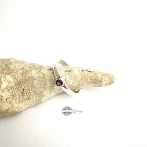 Foglalva Attilának - Ezüst gyűrű tokos foglalattal - ametiszttel 53-as - Meska.hu