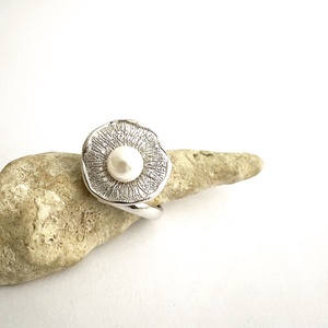 Ezüst tündérrózsa gyűrű - állítható - ékszer - gyűrű - gyöngyös gyűrű - Meska.hu