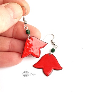 Piros tulipán - tűzzománc fülbevaló - ékszer - fülbevaló - lógó fülbevaló - Meska.hu