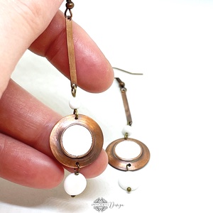 Minimál - fehér fülbevaló - tűzománc-réz - ékszer - fülbevaló - lógó fülbevaló - Meska.hu