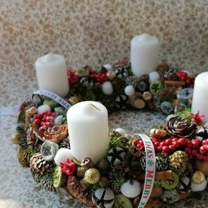 Adventi koszorú termésekkel, piros bogyókkal(több évig használható) - karácsony - adventi díszek - adventi koszorú - Meska.hu