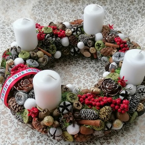 Adventi koszorú termésekkel, piros bogyókkal(több évig használható) - karácsony - adventi díszek - adventi koszorú - Meska.hu