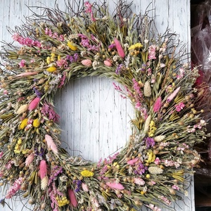 Nagy méretű vadvirágos koszorú, Otthon & Életmód, Virágdekoráció, Virágdíszek, Dekor koszorúk, kopogtatók, Virágkötés, Vessző alapra készült közel kb 55 cm-es koszorú:)
Sok rózsaszín szarkalábbal, és több virágos mező ..., MESKA