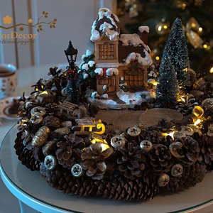 Hófödte ház az erdő közepén (impozáns méretű asztali koszorú világítással) - karácsony - adventi díszek - adventi gyertyadíszek és koszorúdíszek - Meska.hu