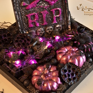 Lila sírköves halloweeni asztali dísz világítással - otthon & életmód - dekoráció - asztal és polc dekoráció - asztaldísz - Meska.hu