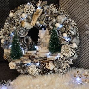 Fehér-ezüst házas világítós koszorú - karácsony - adventi díszek - adventi ajtódísz - Meska.hu