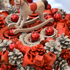 Hintalovas piros-szürke világítós asztali koszorú - karácsony - adventi díszek - adventi gyertyadíszek és koszorúdíszek - Meska.hu