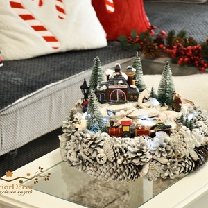 Hófödte vasútállomás asztali koszorú világítással - karácsony - adventi díszek - adventi gyertyadíszek és koszorúdíszek - Meska.hu