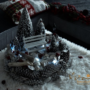 Nagyméretű téli életkép asztali koszorú világítással - karácsony - adventi díszek - adventi asztaldísz - Meska.hu