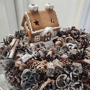 Világító kerámiaházas asztali koszorú - karácsony - adventi díszek - adventi gyertyadíszek és koszorúdíszek - Meska.hu