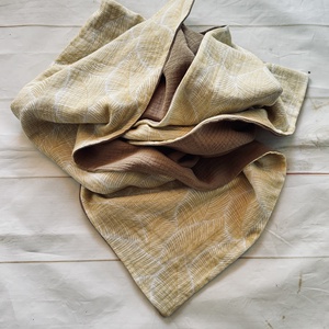 Duplagéz babatakaró - sárga leveles - barna - otthon & életmód - babaszoba, gyerekszoba - babatakaró, gyerek pléd - Meska.hu