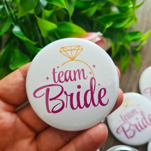 Team bride lánybúcsús kitűző - Meska.hu