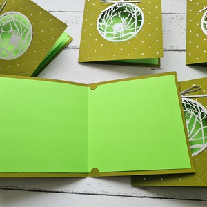 Ezüstszarvas  bársonyos zöld karácsonyi képeslap ezüst hógömb díszítéssel és borítékkal - karácsony - karácsonyi ajándékozás - karácsonyi képeslap, üdvözlőlap, ajándékkísérő - Meska.hu Ezüstszarvas  bársonyos zöld karácsonyi képeslap ezüst hógömb díszítéssel és borítékkal - karácsony - karácsonyi ajándékozás - karácsonyi képeslap, üdvözlőlap, ajándékkísérő - Meska.hu