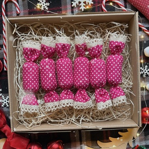 Textil szaloncukrok díszdobozban - karácsony - karácsonyi lakásdekoráció - karácsonyfadíszek - Meska.hu