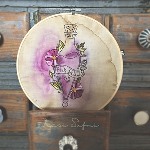 Felix Felicis hímzés / fali dekoráció / Harry Potter, Otthon & Életmód, Dekoráció, Fali és függő dekoráció, Falra akasztható dekor, Hímzés, MESKA