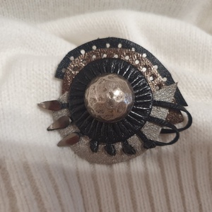 Silver elegance - kitűző, táskadísz - Meska.hu