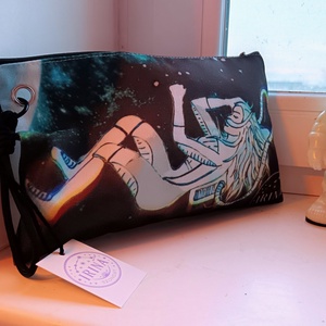 Lebegés egyedi grafikás kozmetikai táska - Meska.hu