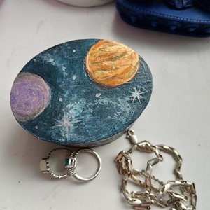 Belső univerzum kézzel festett fa ékszerdobozka (8�6�4 cm), Ékszer, Ékszertartó, Ékszerdoboz, Festészet, MESKA