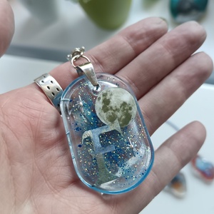 Galaxis útikalauz epoxigyanta kulcstartó monogrammal, Ékszer, Ékszerszett, Ékszerkészítés, Fonás (csuhé, gyékény, stb.), MESKA