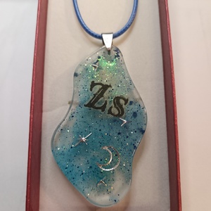 Csillagbetűk egyedi monogramos epoxigyanta medál - ékszer - nyaklánc - monogram & névnyaklánc - Meska.hu