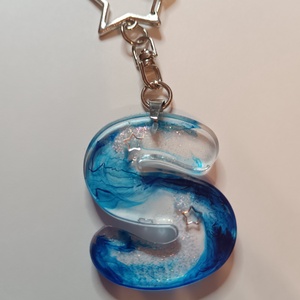 S mint Sirius epoxigyanta kulcstartó vagy medál monogrammal - Meska.hu