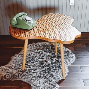 Splash - dohányzóasztal egyedi mintával és ívelt formával, Otthon & Életmód, Bútor, Asztal, Famegmunkálás, MESKA