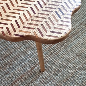 Splash - dohányzóasztal egyedi mintával és ívelt formával - otthon & életmód - bútor - asztal - Meska.hu