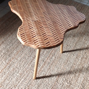 Splash - dohányzóasztal egyedi mintával és ívelt formával - otthon & életmód - bútor - asztal - Meska.hu