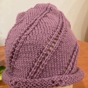 Lila áttört mintás női sapka - ruha & divat - sál, sapka, kendő - sapka - Meska.hu Lila áttört mintás női sapka - ruha & divat - sál, sapka, kendő - sapka - Meska.hu