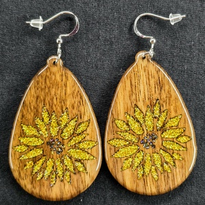 Arany Napraforgó � csillámos fa fülbevaló - Meska.hu