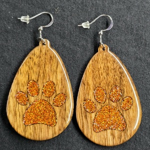 Csillogó Mancsnyom � kézzel készült fa fülbevaló - Meska.hu
