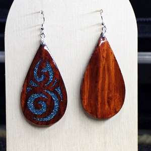 Rózsafa fülbevaló spirálmintával, ezüst akasztóval - ékszer - fülbevaló - lógó csepp fülbevaló - Meska.hu