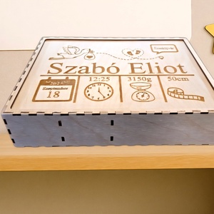 Személyre szabott fa babaköszöntő emlékdoboz - baba - mama - babaemlékek - baba emlékőrző - Meska.hu