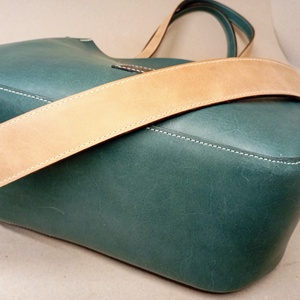 Kisebb mindentbele táska - olajzöld - táska & tok - kézitáska & válltáska - nagy pakolós táska - Meska.hu Kisebb mindentbele táska - olajzöld - táska & tok - kézitáska & válltáska - nagy pakolós táska - Meska.hu