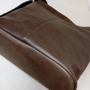 Elegáns válltáska_barna_1 - táska & tok - kézitáska & válltáska - nagy pakolós táska - Meska.hu