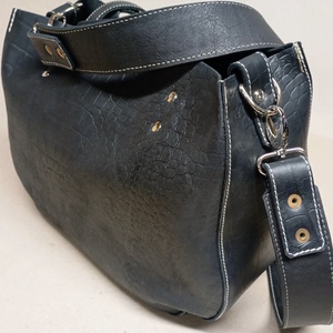 Kisebb mindentbele táska - krokodilfekete - táska & tok - kézitáska & válltáska - nagy pakolós táska - Meska.hu