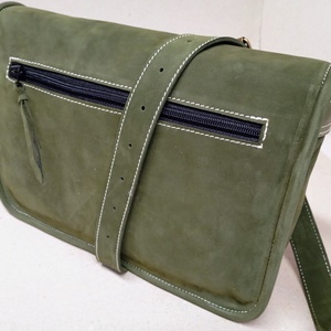 Kisebb kapkodó táska akár bringázni_khaki - táska & tok - kézitáska & válltáska - vállon átvethető táska - Meska.hu