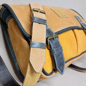 Kisebb kapkodó táska akár bringázni_sárgák, Táska & Tok, Kézitáska & válltáska, Vállon átvethető táska, Bőrművesség, MESKA