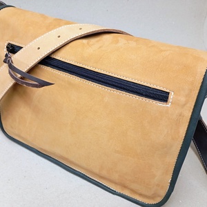 Kisebb kapkodó táska akár bringázni_sárgák - táska & tok - kézitáska & válltáska - vállon átvethető táska - Meska.hu