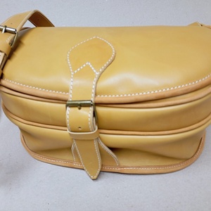 Vadásztáska sárga marhabőrből - táska & tok - kézitáska & válltáska - vállon átvethető táska - Meska.hu