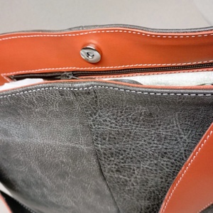 Elegáns válltáska_szürke narancssárgával - táska & tok - kézitáska & válltáska - nagy pakolós táska - Meska.hu